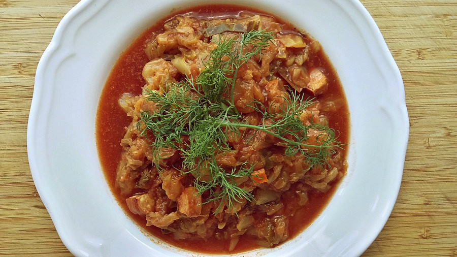 Bigos z młodej kapusty